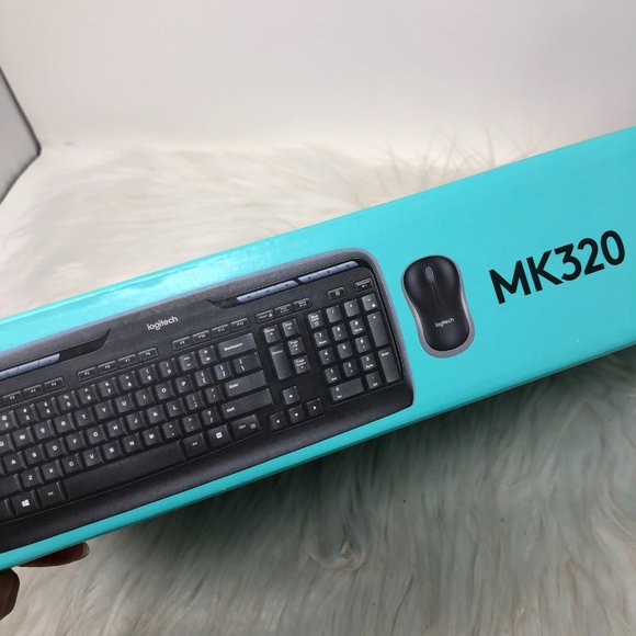 Logitech Wireless Desktop Keyboard and Mouse Combo 2.4 GHz MK320 - Picture 4 of 5